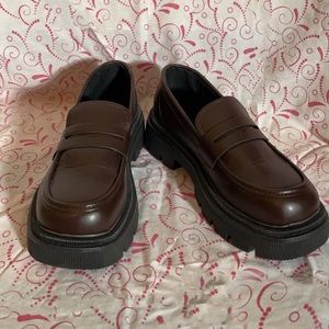 Minimalist Loafer Shoes size 5.5